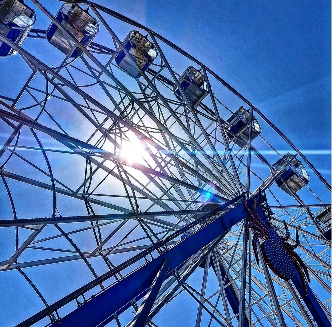 Sunny funny day at Monterrey, Mexico 

#gomealmx #ferriswheel #amusementpark #park #monterrey #nuevoleon #mexico #attraction #sky #adobestock #adobe #stockphotography #adobeportfolio #photostock #photography #photo #fineartamerica #ThePhotoHour #StormHour