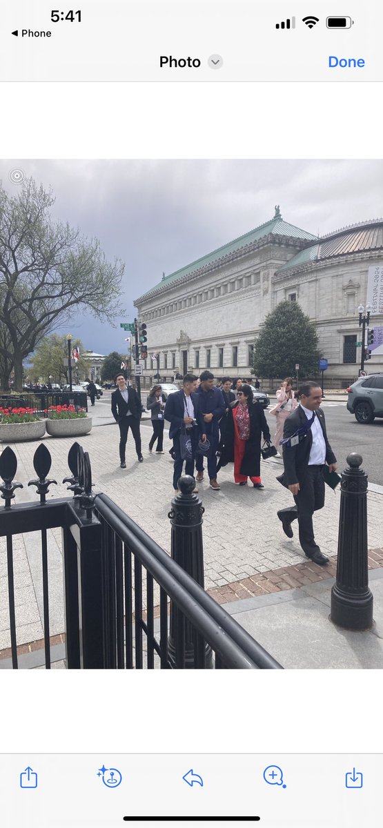 Talking #NHMA30 & #NHHF30 w/#FoosinMedicine DGSOM UCLA med students as we enter the White House #Latinohealthcare #Latinophysicians #healthequity #leadership