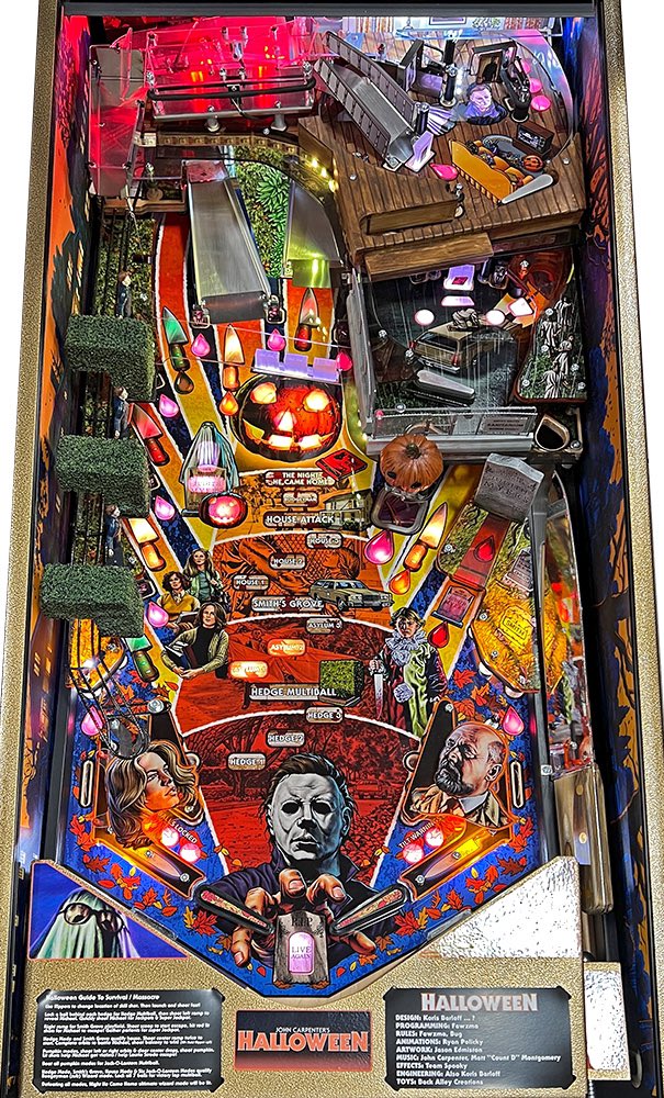 Have you ever played the Halloween pinball machine? 🔪🎃