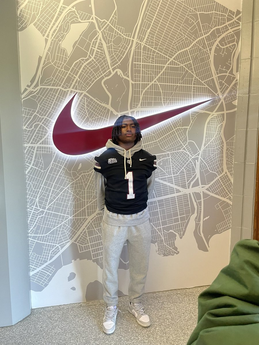 chris_dacosta1's tweet photo. I had a great time visiting Fordham yesterday, thanks @FORDHAMFOOTBALL for having me!!!💯🏈

@Coach_Conlin @CoachLenahan @CoachPetrarca @_CoachWilks @TJH3_ @CoachMeisse @CoachCam40 @KMHSFootball @Live7v7 @LIBLITZ @LIBasketball23 https://t.co/Tnui5KKwCz
