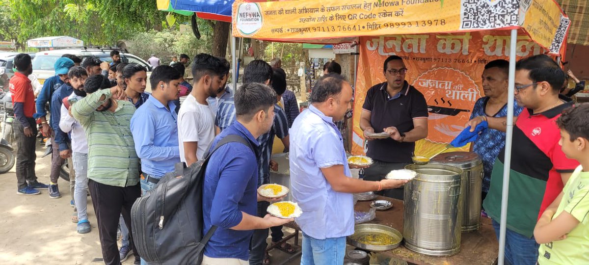 रविवार को जनता की थाली में बड़ी संख्या में अपनों ने आकर फिर टीम की हौसला अफ़ज़ाई की..पिछले क़रीब 6 साल से हर रविवार जनता की थाली को प्यार और साथ के लिए ग्रेटर नोएडा वेस्ट परिवार का आभार..आपका प्यार ही हमारी ताक़त है। 🙏🙏🙏