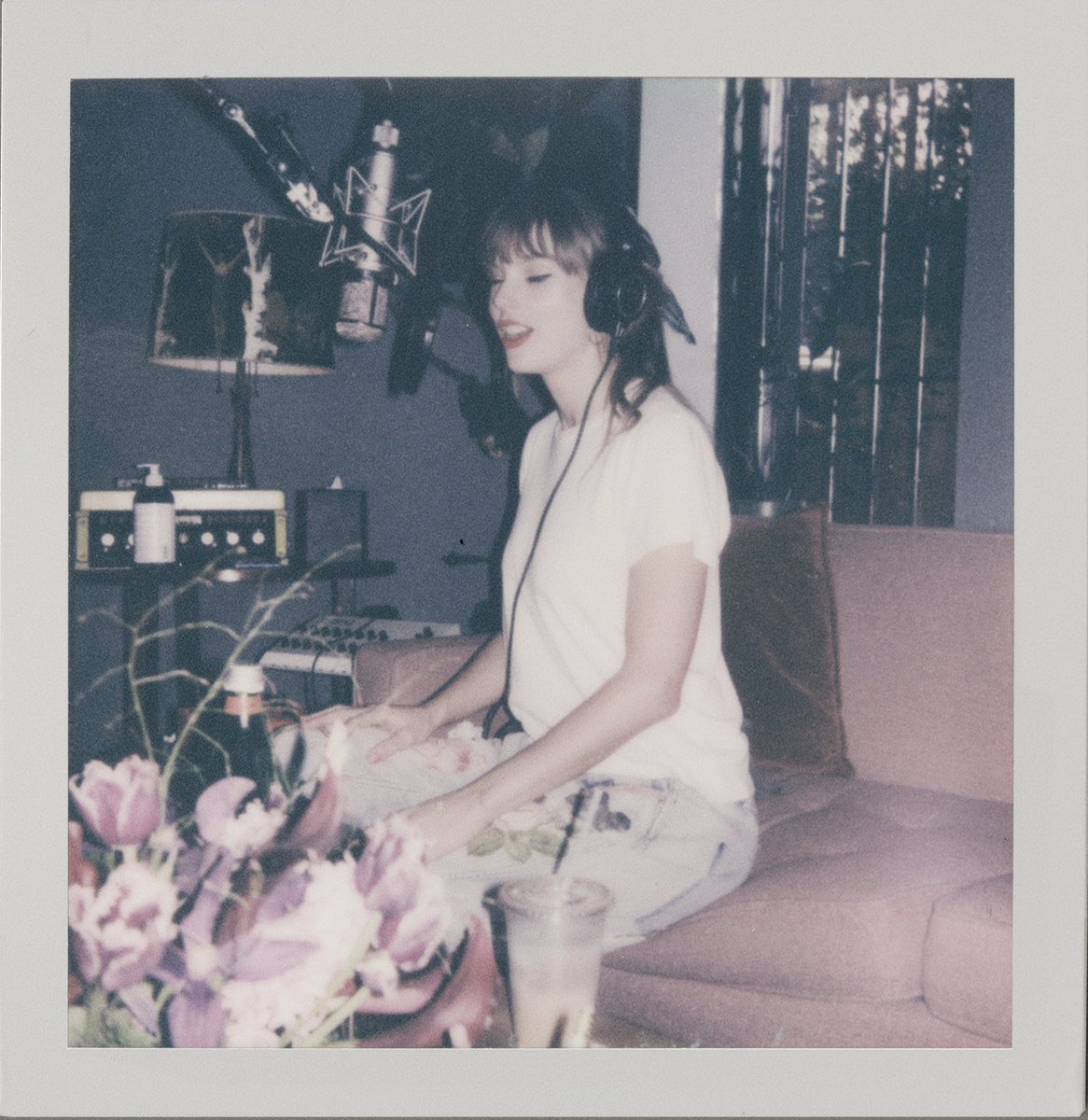 taylorswift13's tweet image. My mind is blown. I’m completely floored by the love you’ve shown this album.
2.6 million ARE YOU ACTUALLY SERIOUS?? Thank you for listening, streaming, and welcoming Tortured Poets into your life. Feeling completely overwhelmed.
I was already so fired up to get back to the tour…