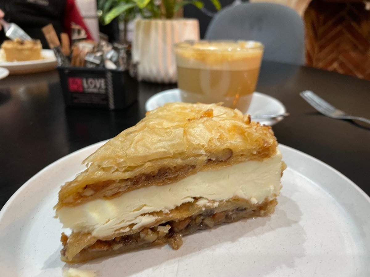 I was today years old when I discovered baklava cheesecake. It's like a sandwich with baklava on the outside and cheesecake in the middle. In Love Coffee, Oxford. 😍