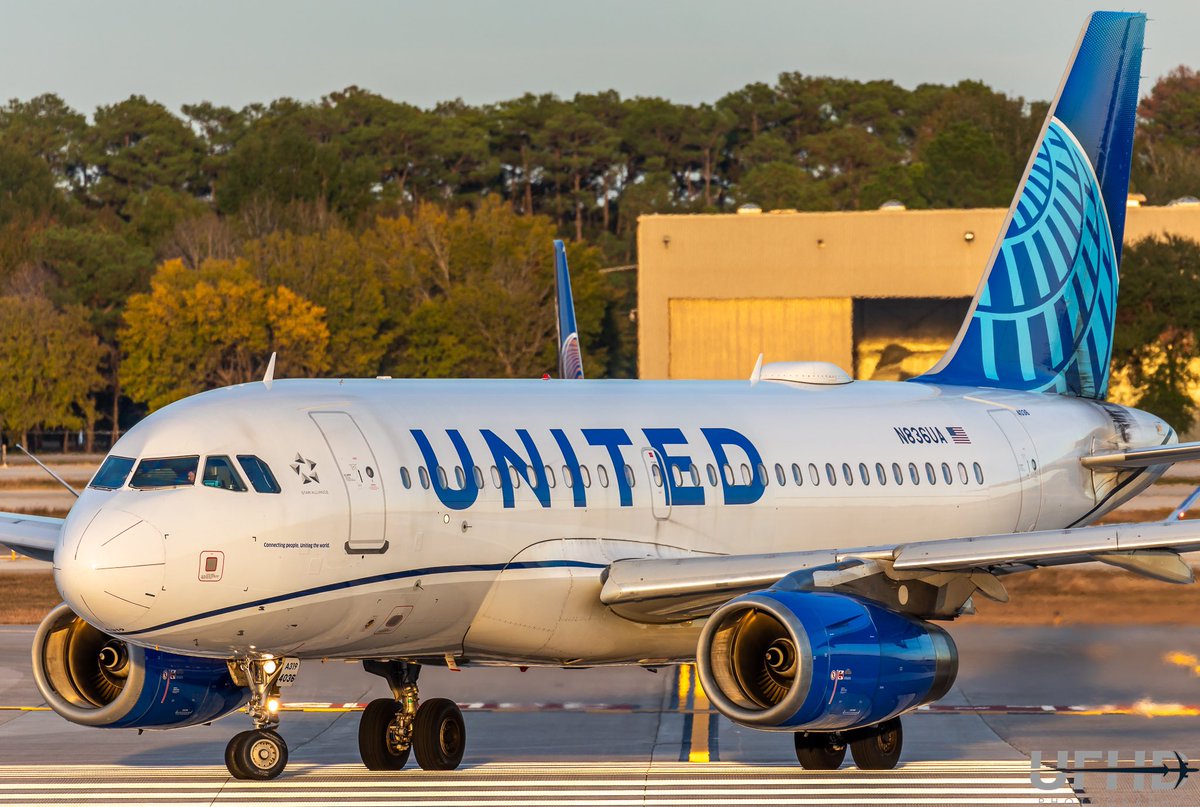 United A319 (N836UA) lining up on Houston IAH 33L for departure 

#unitedairlines #airbus #airbus319 #a319 #airbuslovers #n836ua #houstonspotters