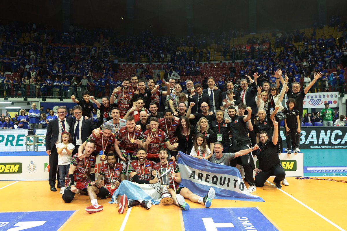 amaravault's tweet photo. sir safety perugia in 2023/2024 season:

- super coppa 🥇
- club men world championship 🥇
- coppa italia 🥇
- superlega 🥇

this season has been incredibly tough, but you guys still managed to pull through and overcome it all. grazie mille, block devils. ❤️🖤 https://t.co/liTFPRmR6S