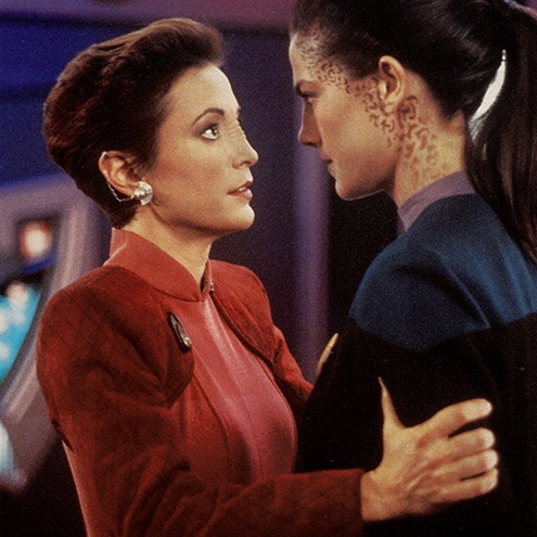 THIS VOYAGE, join the fun as the Treksperts are joined by TERRY FARRELL & NANA VISITOR in HOW DEEP (SPACE) IS YOUR LOVE for an all-new @inglorioustrek as we talk Nana's new book, why Rodney got no respect and compare all the #StarTrek series to #TheBradyBunch. Find out who's