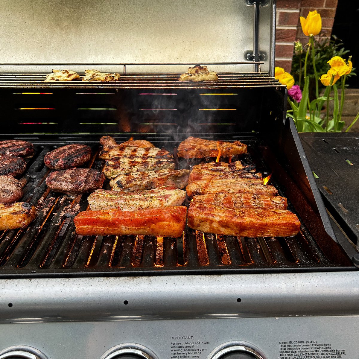 A chilled Sunday for #UppinghamWestBank today with the Paarlauff postponed due to rain. But some light revision this evening for our 5th Form, cage cricket for the #Uppingham4thform and a quick BBQ for the U5th to break up the revision slog #UppinghamBoarding #SummerTerm #BBQ🥩🍔