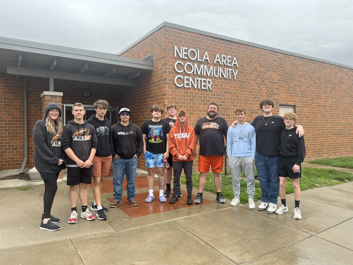 Second round of players headed up to the NACC to help with gathering, sorting and moving supplies for the families affected in Minden. Great job by you fellas that stepped up today working and traveling through the rain to help! Also S/O to Coach Hagedorn for taking over day 2!