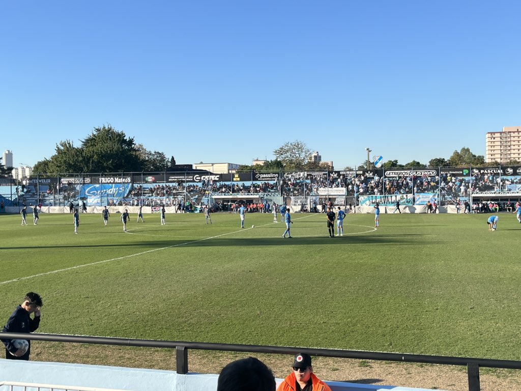 ¡COMENZÓ EL SEGUNDO TIEMPO! #Temperley 0 - #EstudiantesRC 0 Lo vivis por: 📻Am1520Khz 💻lavozdelsur.com.ar 💻elshowdetemperley.com.ar