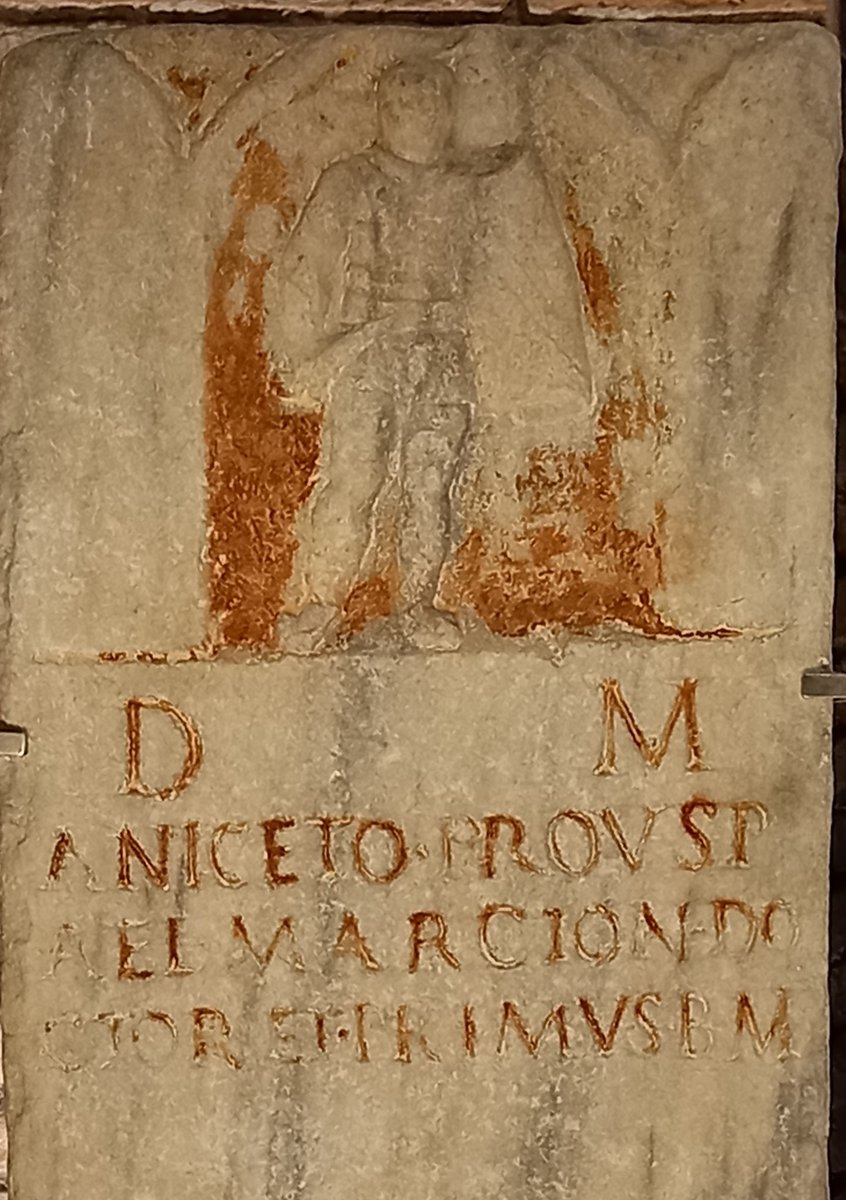 The tombstone of a #Roman gladiator named Anicetus, who according to the inscription fought with a sword & specialised in attacks. It was dedicated to him by an expert gladiator & instructor, who had presumably trained Anicetus during his time in the arena #Archaeology