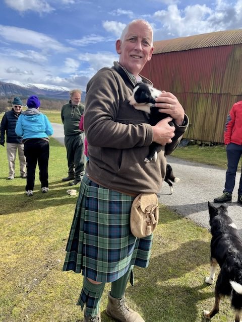 A typical guiding day! Visit to #clavacairns, quick stop at #carrbridge, visit to #leaultsheepdogs, where I was tasked with looking after the puppy (😉), then waiting like a coiled spring for guests to come down for dinner. #bestjobintheworld #britainsbestguides @STGAguides