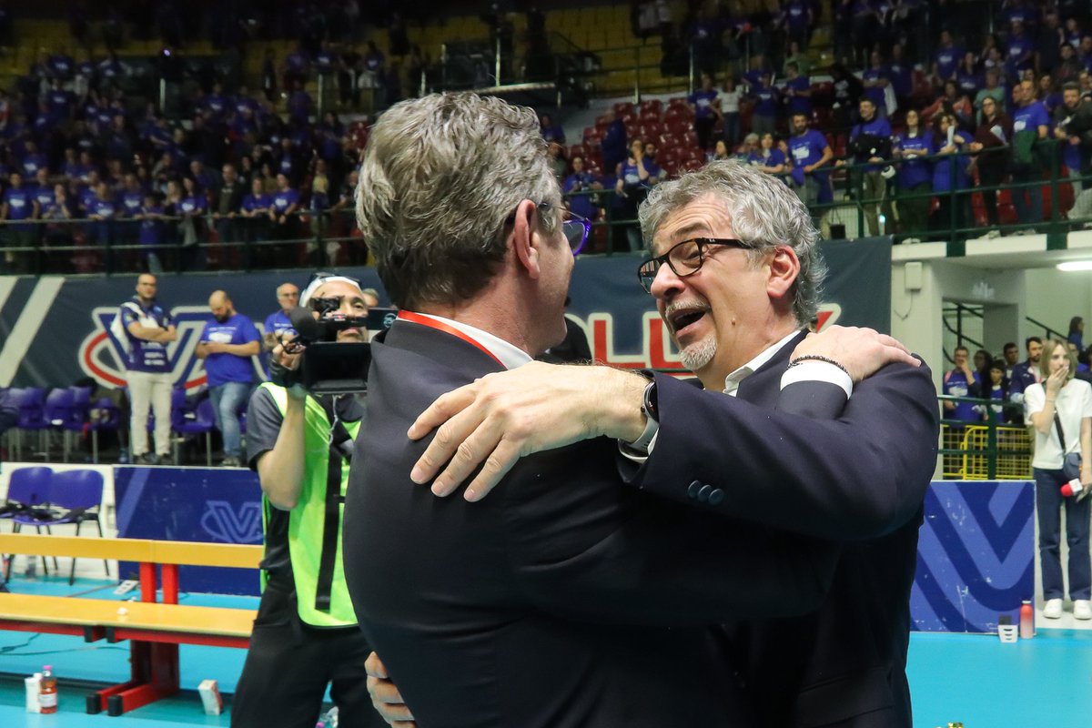 🤝🏻 Congratulazioni @SIRVolleyPG #ForTheLoveOfTheGame 💙