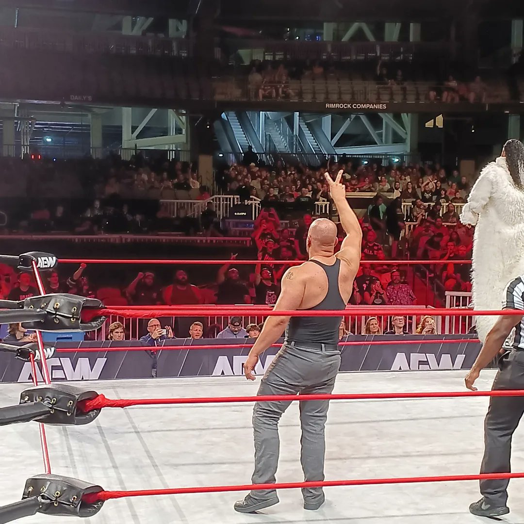 LatinaRefLayne's tweet photo. To my Rocky,
To say I'm proud of you,is an underestimate. Ive watched you take hit after hit & keep moving forward no matter how hard. Last night was 1 more step forward, no matter the name. It's not a comeback but a reintroduction .
#aew #aewcollision #MartinStone #DannyBriggs https://t.co/cX6BeeeRuo