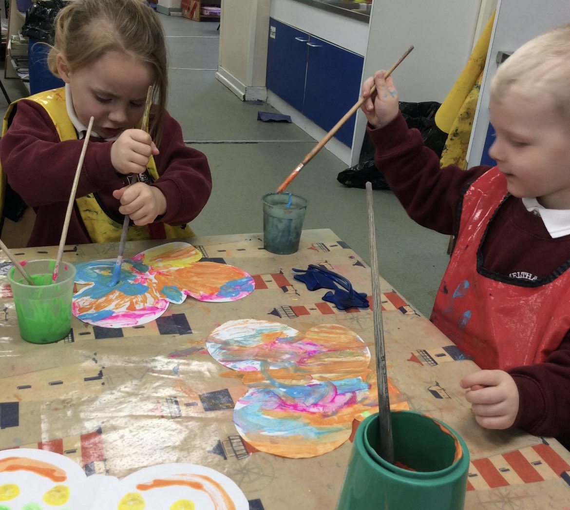 MelthamMoor's tweet photo. Our #MMNursery children have been learning about the life cycle of a butterfly. We are waiting patiently for our caterpillars to spin their cocoons! #MMScience https://t.co/BTCU6ZBZHV