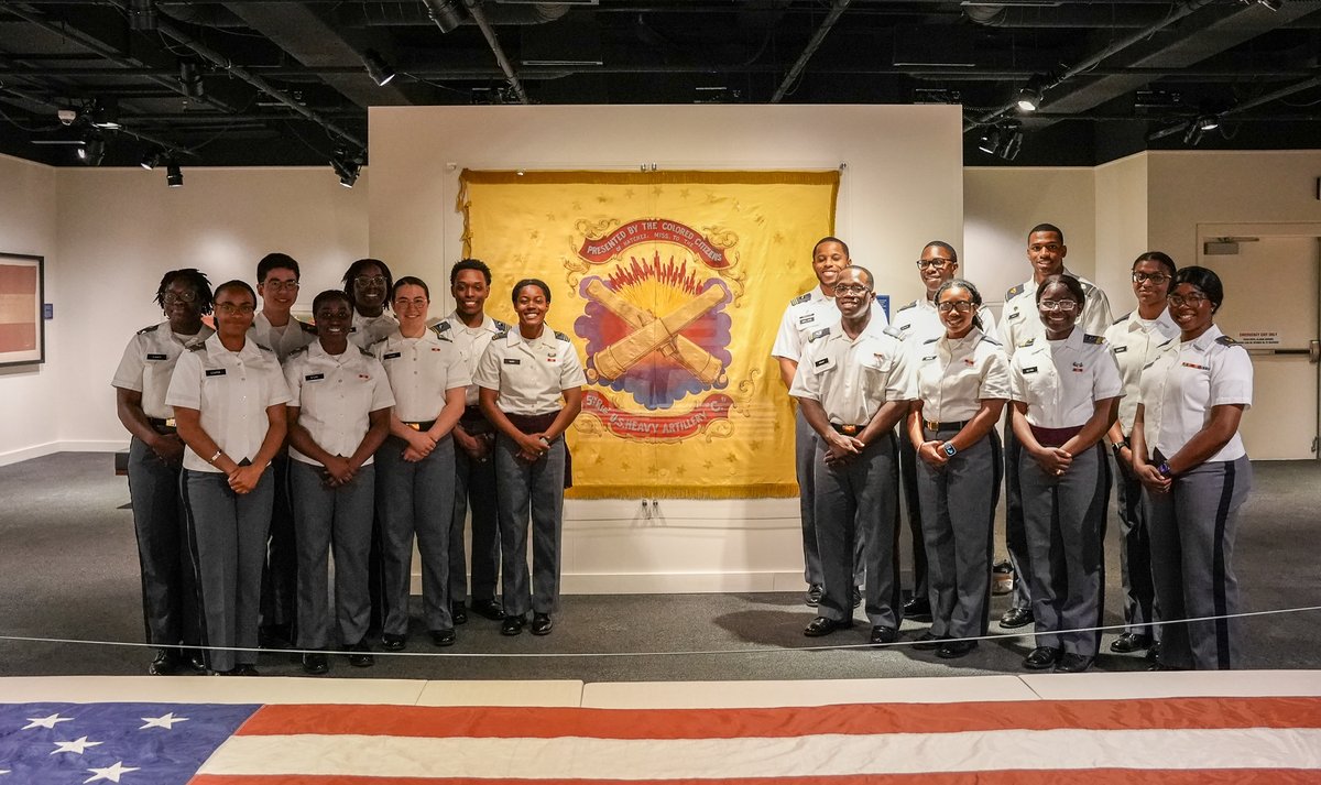 Thank you to the Cadet Gospel Choir of @WestPoint_USMA for performing at the Two Mississippi Museums! Choir members Gabrielle Nelson and Blake Smith are native Mississippians from Byram and Brandon respectively. The cadets toured the 'Flags From Mississippi' special exhibit.