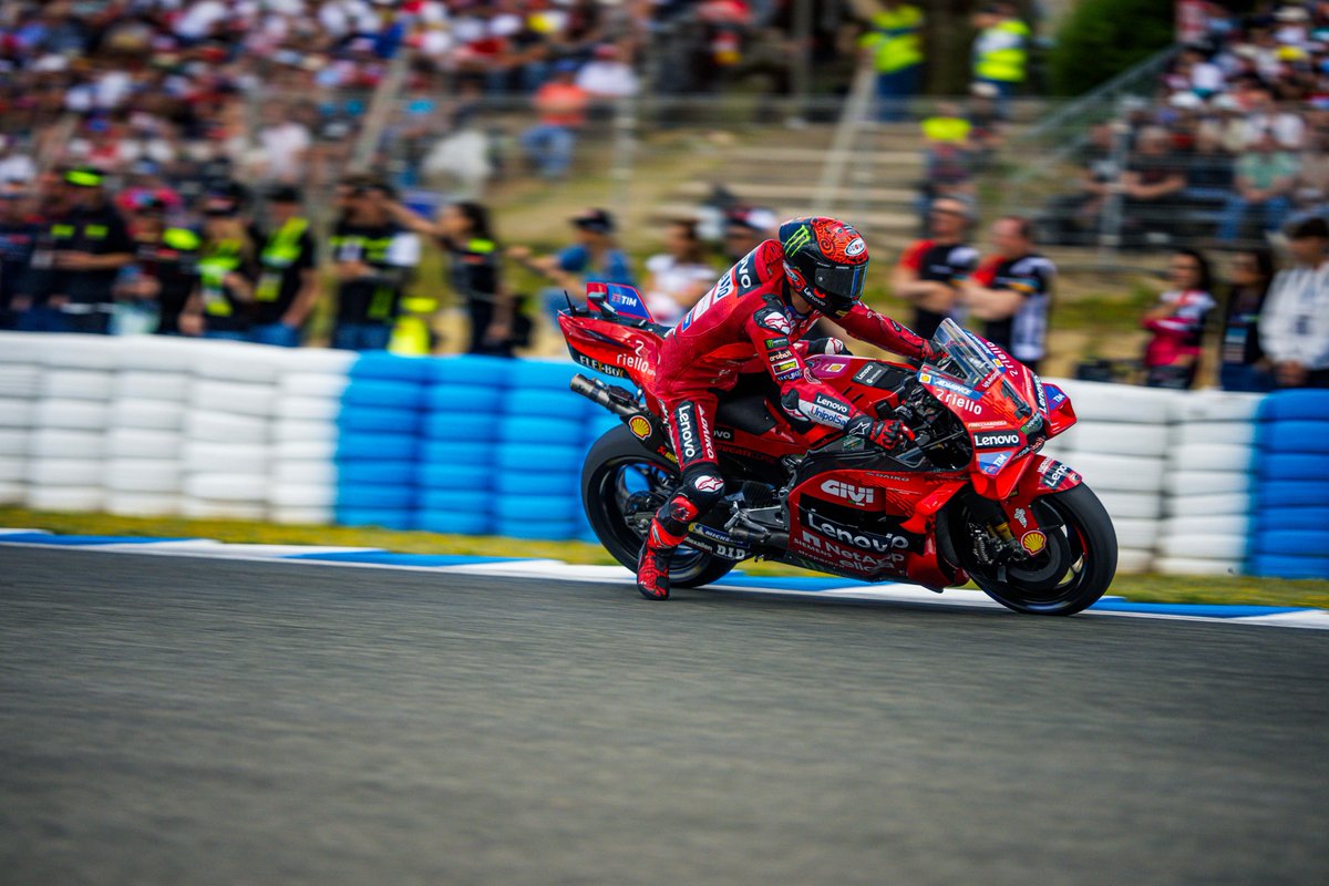 Francesco Bagnaia and Ducati Lenovo Team were triumphant in today's Spanish GP, with Pecco's victory significantly narrowing down his gap to the top of the MotoGP Championship standings: ducati.com/gb/en/news/sup… #ForzaDucati #SpanishGP #MotoGP