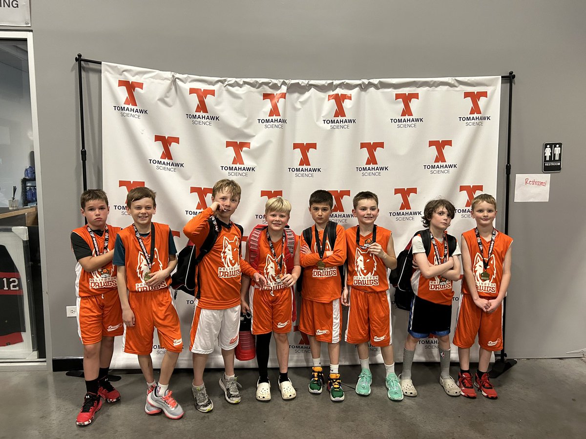 Dawgs_Bball's tweet photo. Another great Sunday for our Dawgs!

Girls played up and competed hard against 7th graders. 

Our 4th orange showed terrific growth playing two competitive games against strong competition. And our third grade orange did this…… https://t.co/L3bWgdwXMe