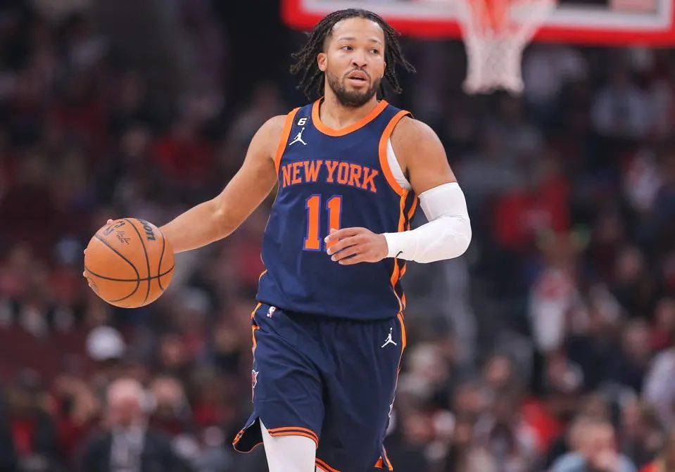 Three down. One win to go for the series. Back to MSG. 
Don’t ever tell me Jalen Brunson isn’t a star AGAIN. Almost put up 50 in the Sixers’ own building on em. O.G. , everybody stepped up. #NextManUp 
#LetsGoKnicks 💙🧡