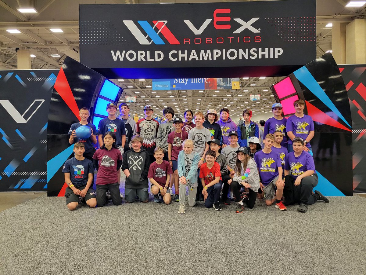 MrsDowning's tweet photo. SVVSD Middle School VRC teams at the VEX Worlds Tournament! They will continue to bring the #strvrainstorm to Dallas. @AltonaAP @trmsco @SHPK8 @ICSVVSD https://t.co/O4et0AoJQY