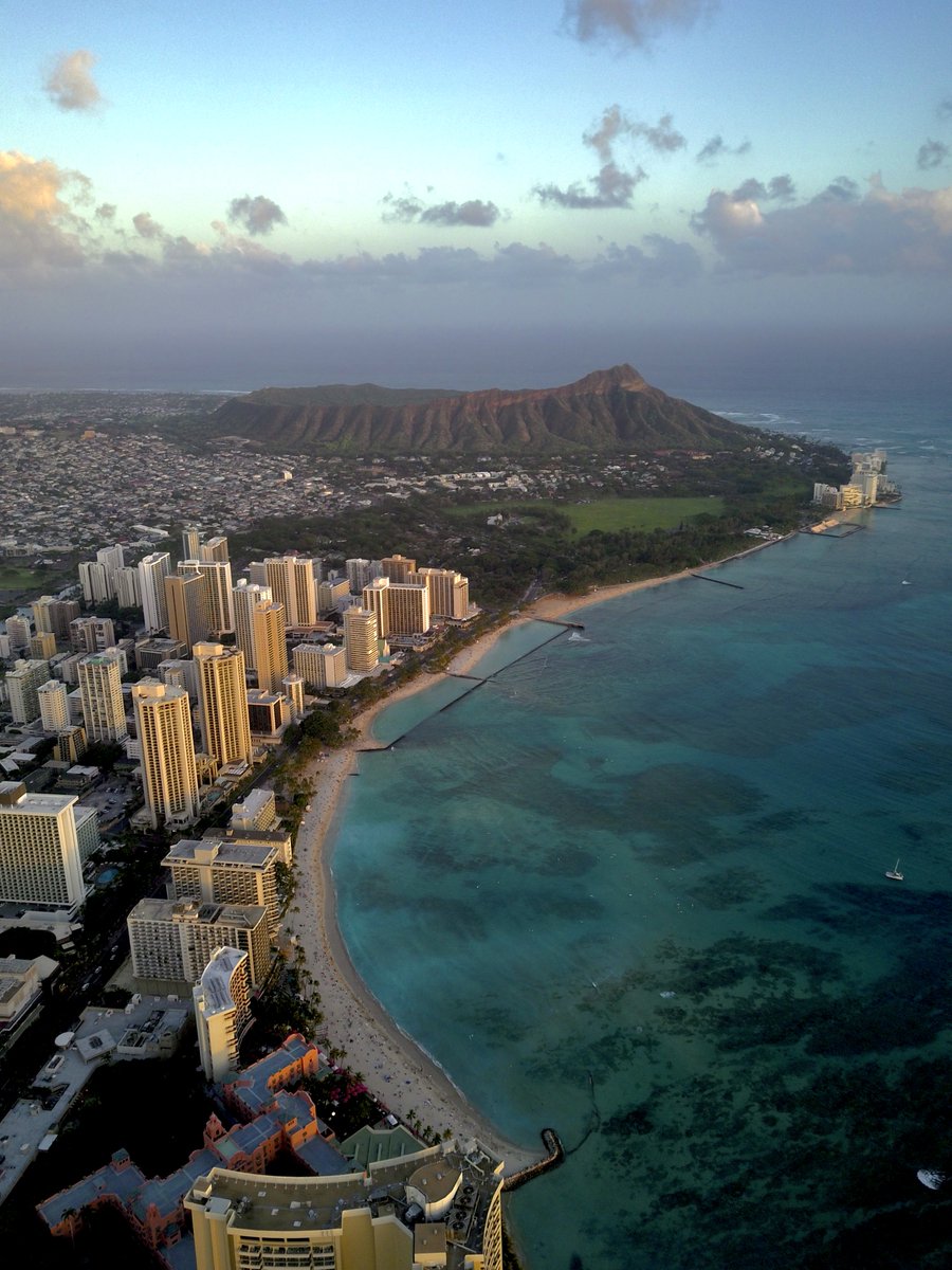 HawaiianAir's tweet image. We 💜 this iconic shot of the Waikīkī skyline.
📷: @michaelhsu95