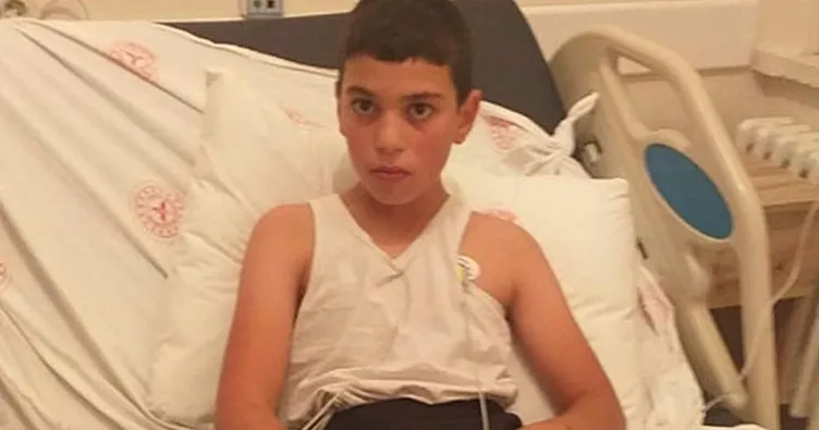 Sözde sanatçı birisi demiş ki;
"Sokak hayvanlarını uyutmayı düşünüyorsanız ilk önce benden başlayın"

🔴 11 yaşındaki bu çocuk (Mustafa Erçetin) başıboş köpeklerin ısırmasıyla kuduz oldu. Hastalığın dayanılmaz acılarını hissetmesin diye UYUTULDU!

#KöpekTerörü