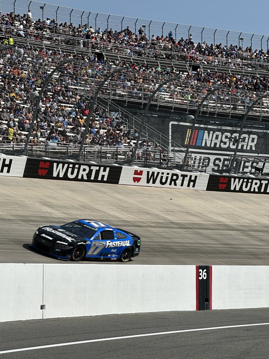 35 to go in Stage 2 @MonsterMile; P13 for @Chris_Buescher and the @FastenalCompany Team.