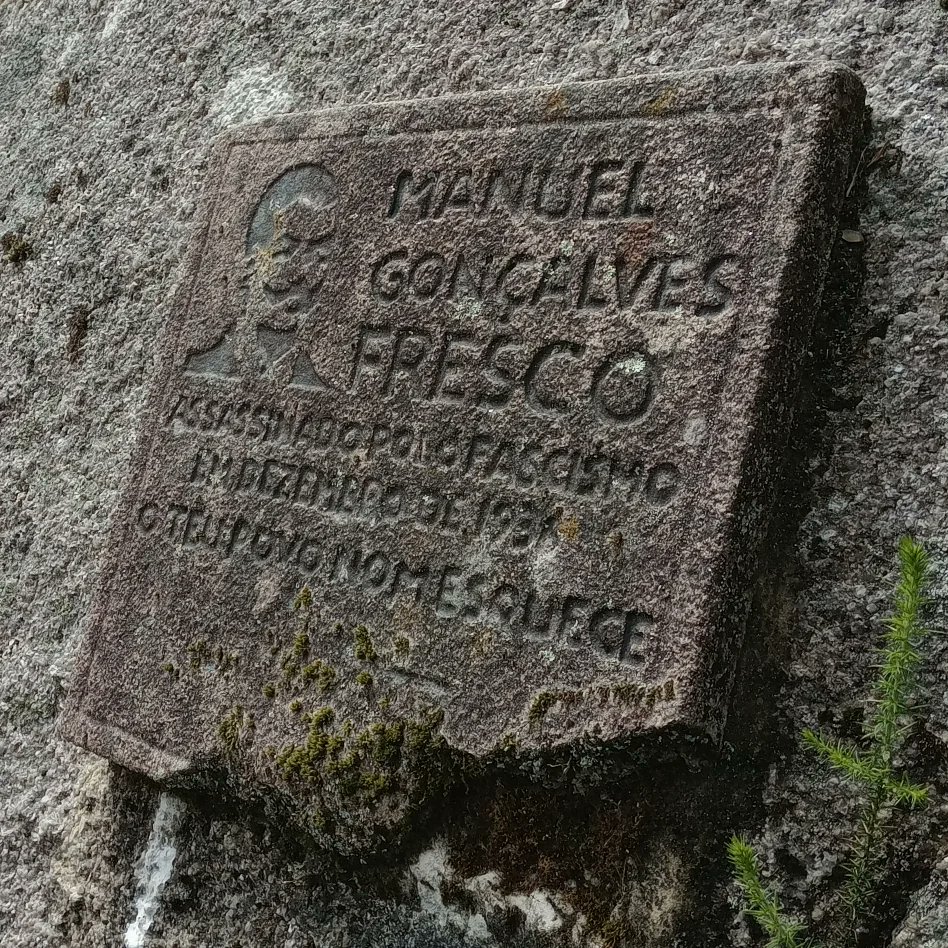 1923NOS's tweet photo. Hoxe subimos ata o Monte Galleiro de andaina guiada polo noso compañeiro Rober seguindo os pasos dos fuxidos antifascistas que se agocharon nestas paraxes no 1936 e lembramos a memoria de Manuel González Fresco. #ofresco #MonteGalleiro https://t.co/BJGcgERj74