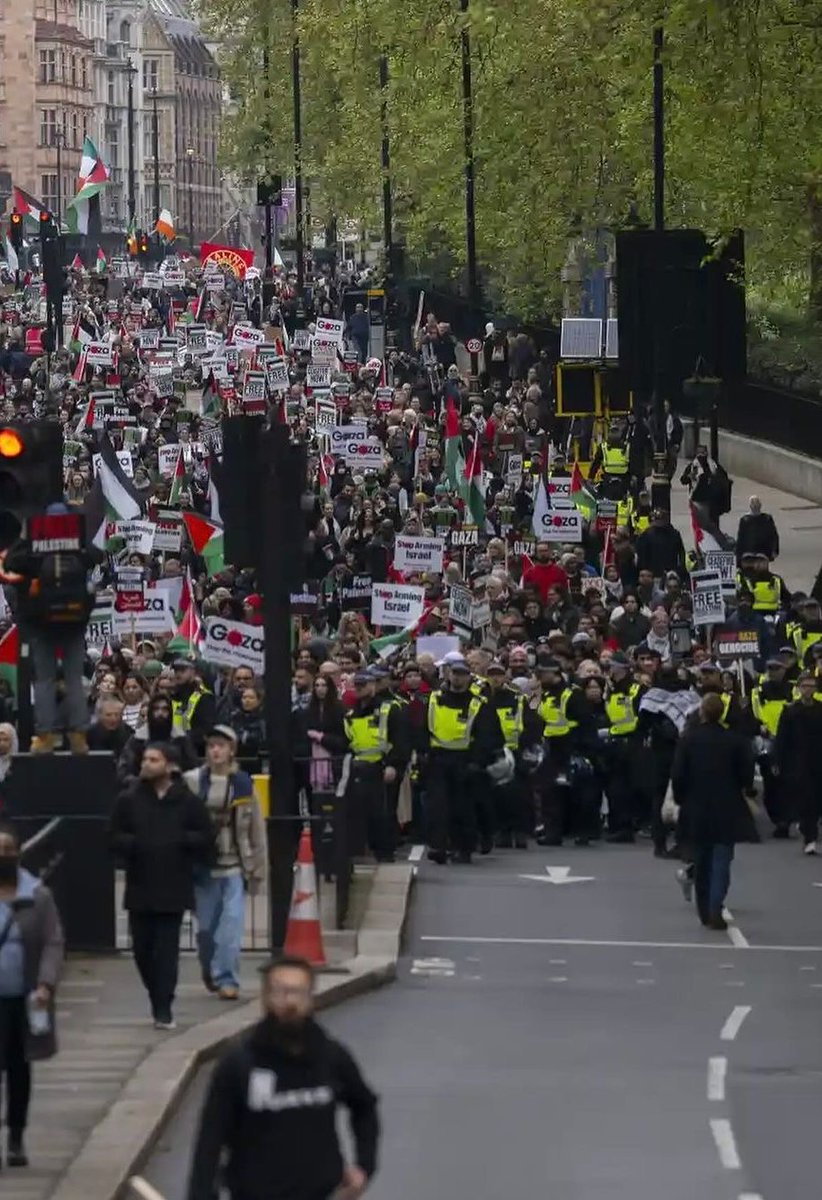 💢 İngiltere 'nin Başkenti Londra'da 200.000'i Aşkın Filistin 🇵🇸 Destekçisi ; Gazze için Yürüdü.