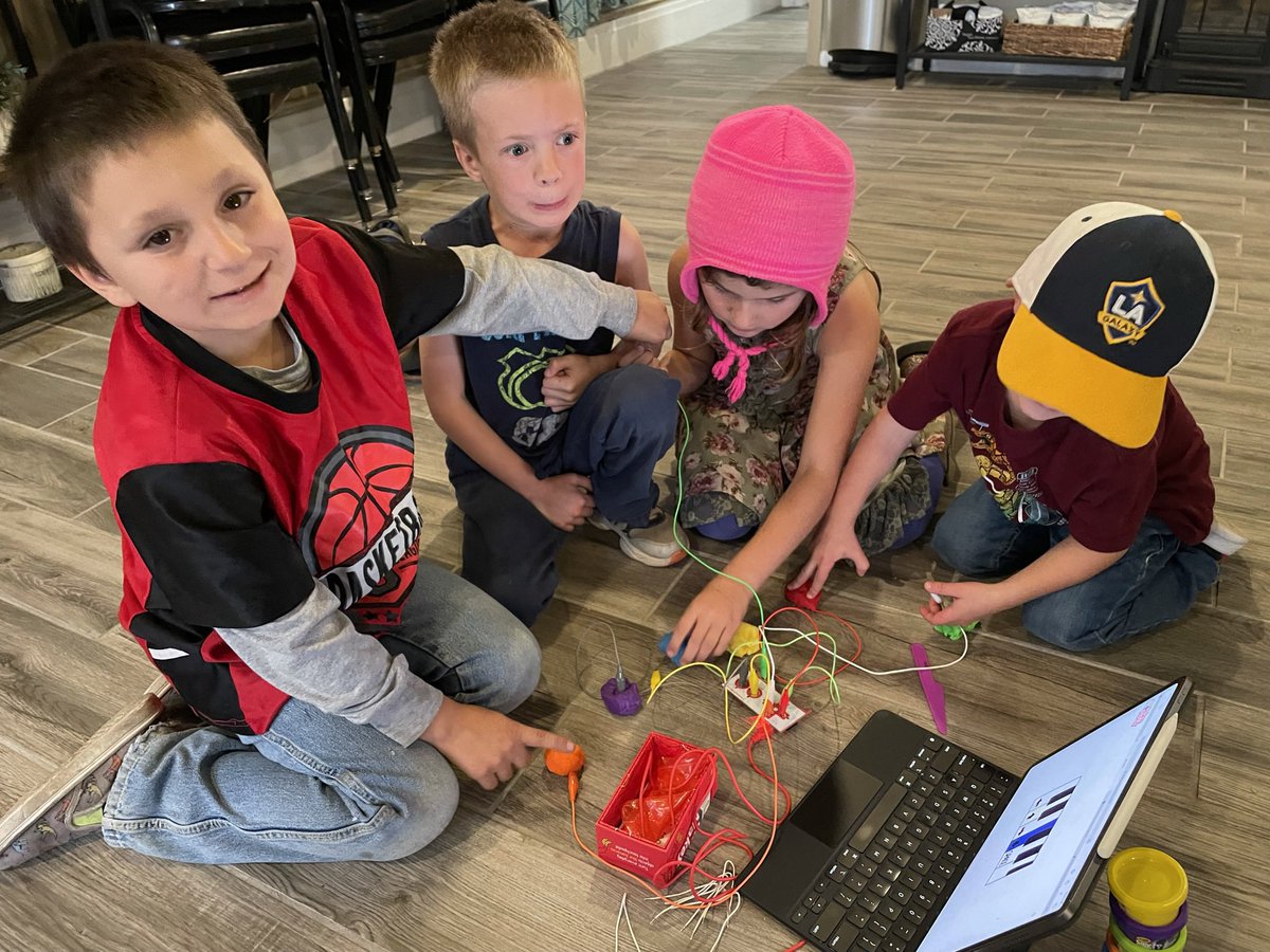 @sarahndipitous @JoshMHellman @Sphero @microbit_edu @makeymakey Yes!!! We made playdoh pianos and fresh veggie percussion instruments — and we did sphero synchronized ballet with step coding :) 

I love the innovation and ingenuity when “limitlessness” is a factor