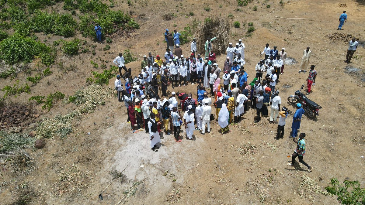 Africa School Challenge 🇬🇳 By the grace of Allah the Khuddam had the opportunity to take part in the brick laying ceremony and be amongst the first people to lay the foundation stones for the new school in Guinea. To support this vital project, visit: justgiving.com/campaign/africa