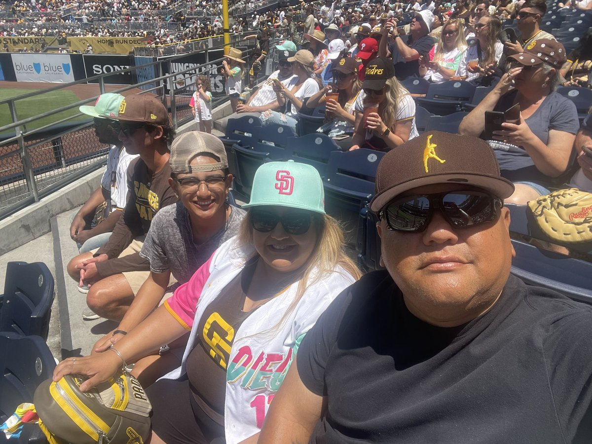 cinco5s's tweet photo. @Padres #forthefaithful https://t.co/75X6IpttG8