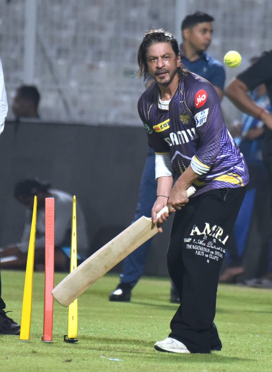 His love for cricket and KKR is something else @iamsrk.