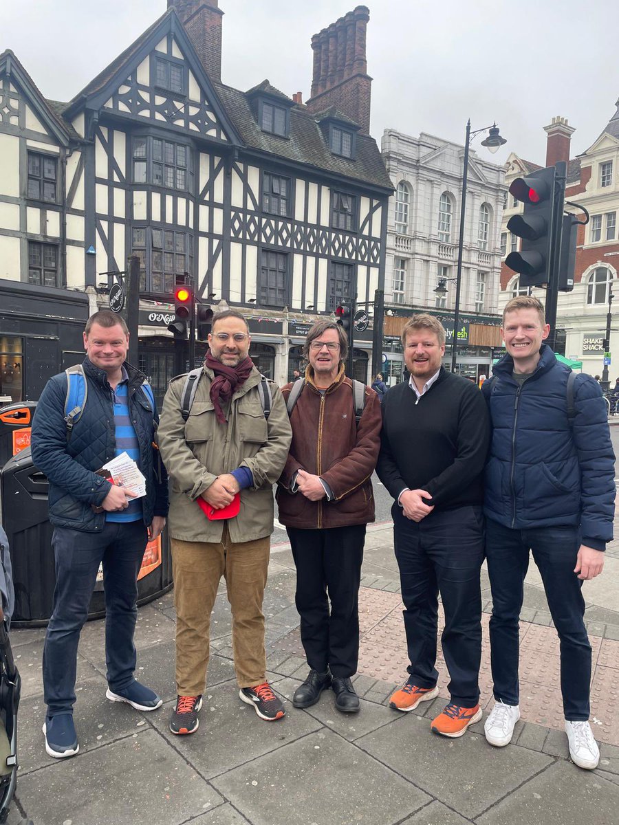 Good weekend GOTV campaigning for @Tony_Devenish and @Chrissie_W13 across #Kensington #Bayswater #Walworth and #Vauxhall Special thanks to @VotePursglove for helping in #Bayswater ! @VauxhallTories #London #LondonElections2024 @CityHallTories @Councillorsuzie @FelicityBuchan