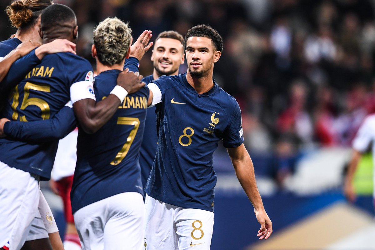 𝟭𝟳 𝗮𝗻𝘀, 𝟴 𝗺𝗼𝗶𝘀 𝗲𝘁 𝟭𝟬 𝗷𝗼𝘂𝗿𝘀 : Le premier match de Warren Zaïre-Emery en Équipe de France (victoire 14-0 face à Gibraltar, le 18 novembre 2023). Il est devenu ce soir là 𝗹𝗲 𝗽𝗹𝘂𝘀 𝗷𝗲𝘂𝗻𝗲 𝗷𝗼𝘂𝗲𝘂𝗿 𝗱𝗲 𝗹’𝗮𝗽𝗿𝗲̀𝘀-𝗴𝘂𝗲𝗿𝗿𝗲 𝗮̀ 𝗽𝗼𝗿𝘁𝗲𝗿 𝗹𝗲…