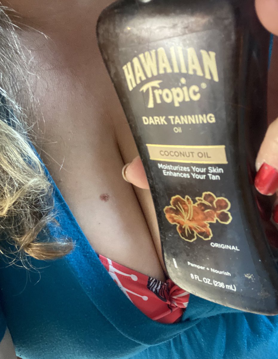 I know you can smell this #summertime #tan #tropicana #coconutoil #beachgirl #SundayFunday