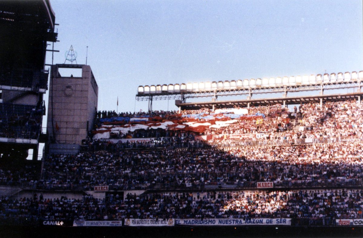 'R. Madrid - At. Madrid' 92/93.
-
#ultras #frenteatletico #atleticodemadrid #futbol #football #oldschool #oldphotosfa #madrid @oldphotosfa