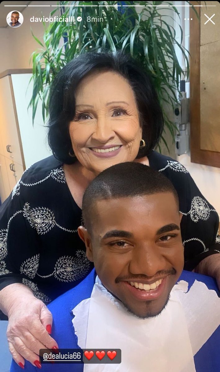 tuitacarlinhoss's tweet photo. E essa dupla polêmica aqui, ein? 🗣️ https://t.co/HpNqvbShjv