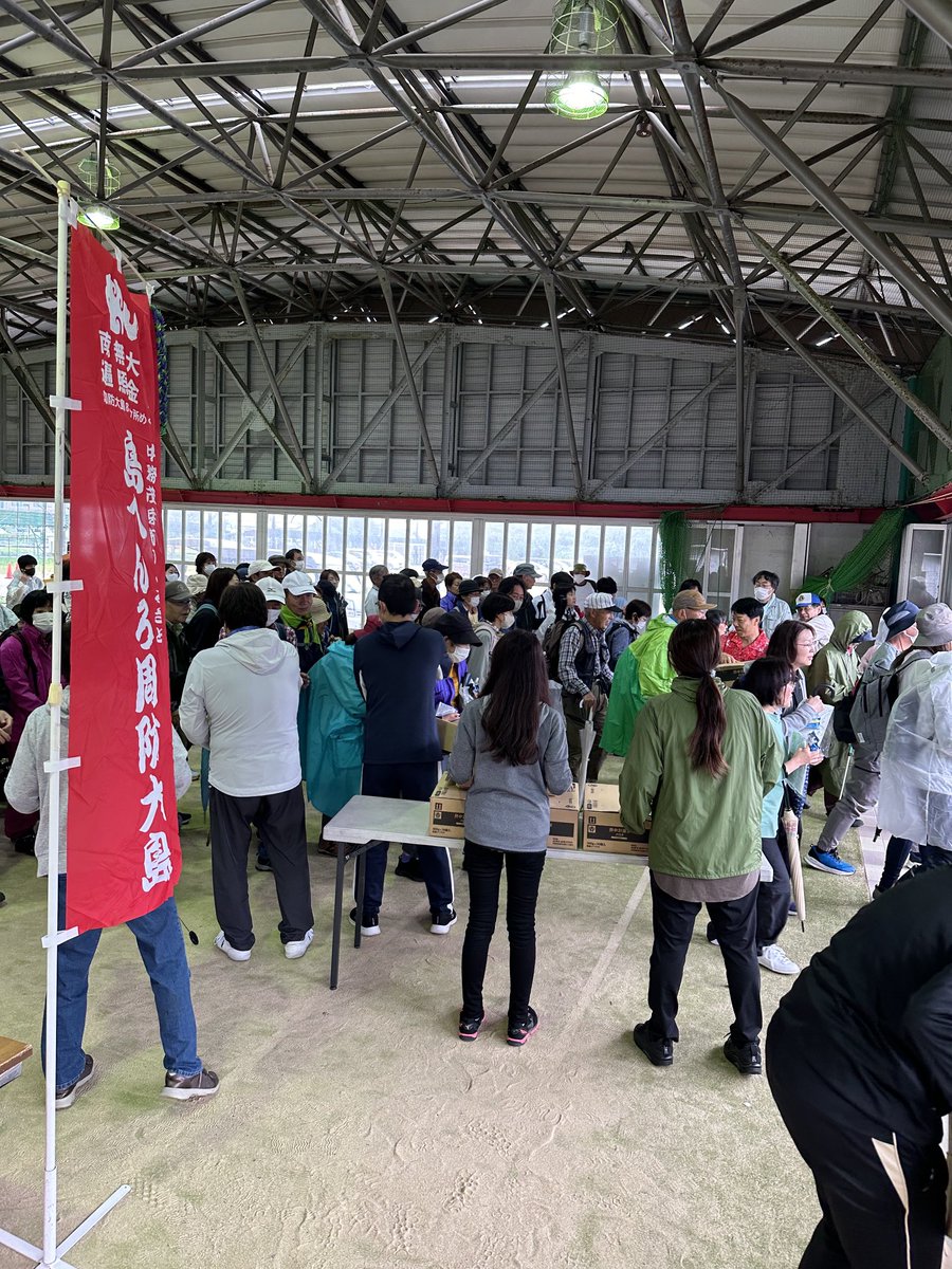 雨に霞む屋代路を、足元に気をつけて一歩一歩、お大師堂めぐり歩け歩け大会がスタートしました！