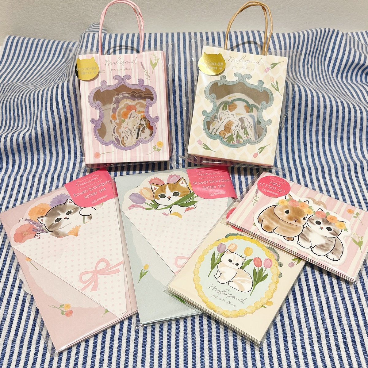 mofusandもふもふストア出張所@大丸梅田店 本日もOPEN致しました 💌商品のご紹介💌 ペーパーバッグ入シール(各種) ¥572(税込) フラワーブーケレターセット(各種) ¥495(税込) ダイカットミニレターセット(各種) ¥440(税込) #mofusandもふもふストア #大丸梅田店 mofusand-info.jp/mofu2_store/um…