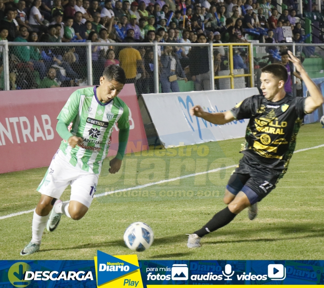 #Deportes Cerca de las semis 😯🥑⚽️

Al final del primer tiempo, Antigua le está ganando por 1-0 a Xinabajul gracias a un autogol de Mathius Gaitán.

👉🏻 Los coloniales están cerca de avanzar a la siguiente ronda.

📍 Global: 2-0

📰 Entérate en #NuestroDiario
📸 Renato Melgar