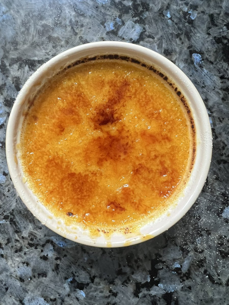 mom sent me some alphonso mangoes from the motherland so I made some creme brulee 🥭