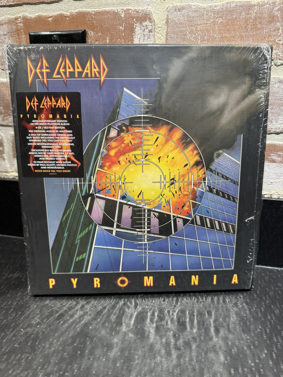#Deliveryday picked up this @DefLeppard Pyromania 40th Anniversary Edition. Really wish this was done in a deluxe vinyl boxset. Feels like a missed opportunity when compared to other boxsets I have.