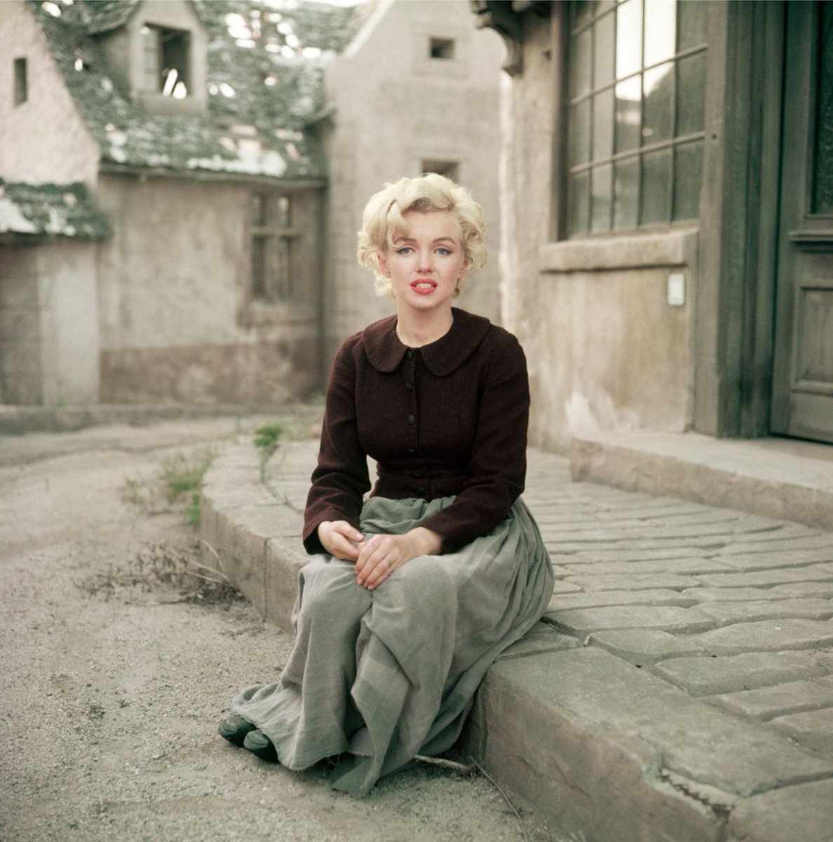 Marilyn Monroe | “Peasant Sitting” | Milton H. Greene | May 1954 “Rifling through the 20th Century Fox prop closet during one of those glorious Sunday afternoons on the studio backlots, Milton and Marilyn photographed the “Peasant Sitting”. Taken on May 24, 1954, this series was