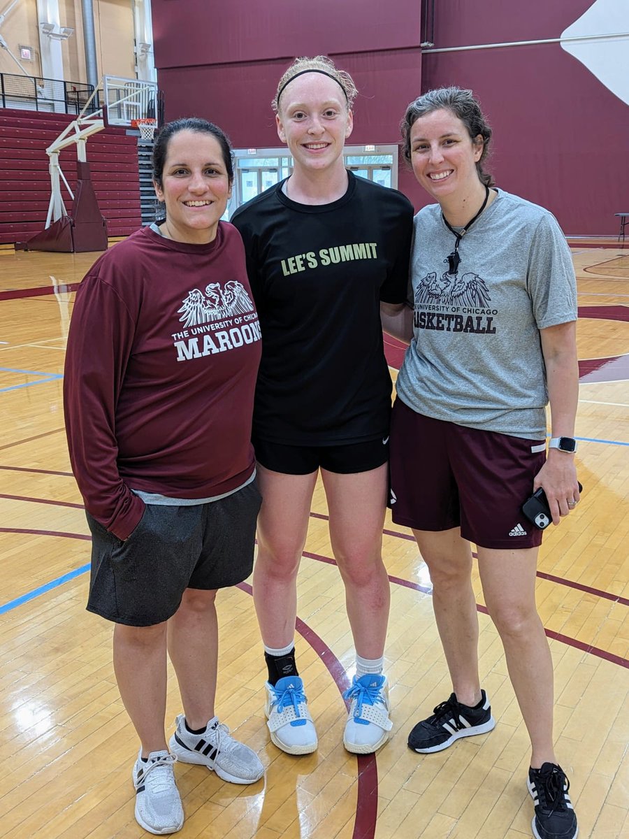 AveryRausch2's tweet photo. I had such a blast at the @UChicagoWBB Elite Camp yesterday! Thank you @Coach_Maria4 and @mbilek22 for having me! @Earl_Watson @EWA_Basketball @M_Harrison12 @BroderickN25 https://t.co/DTBZMJJLsB