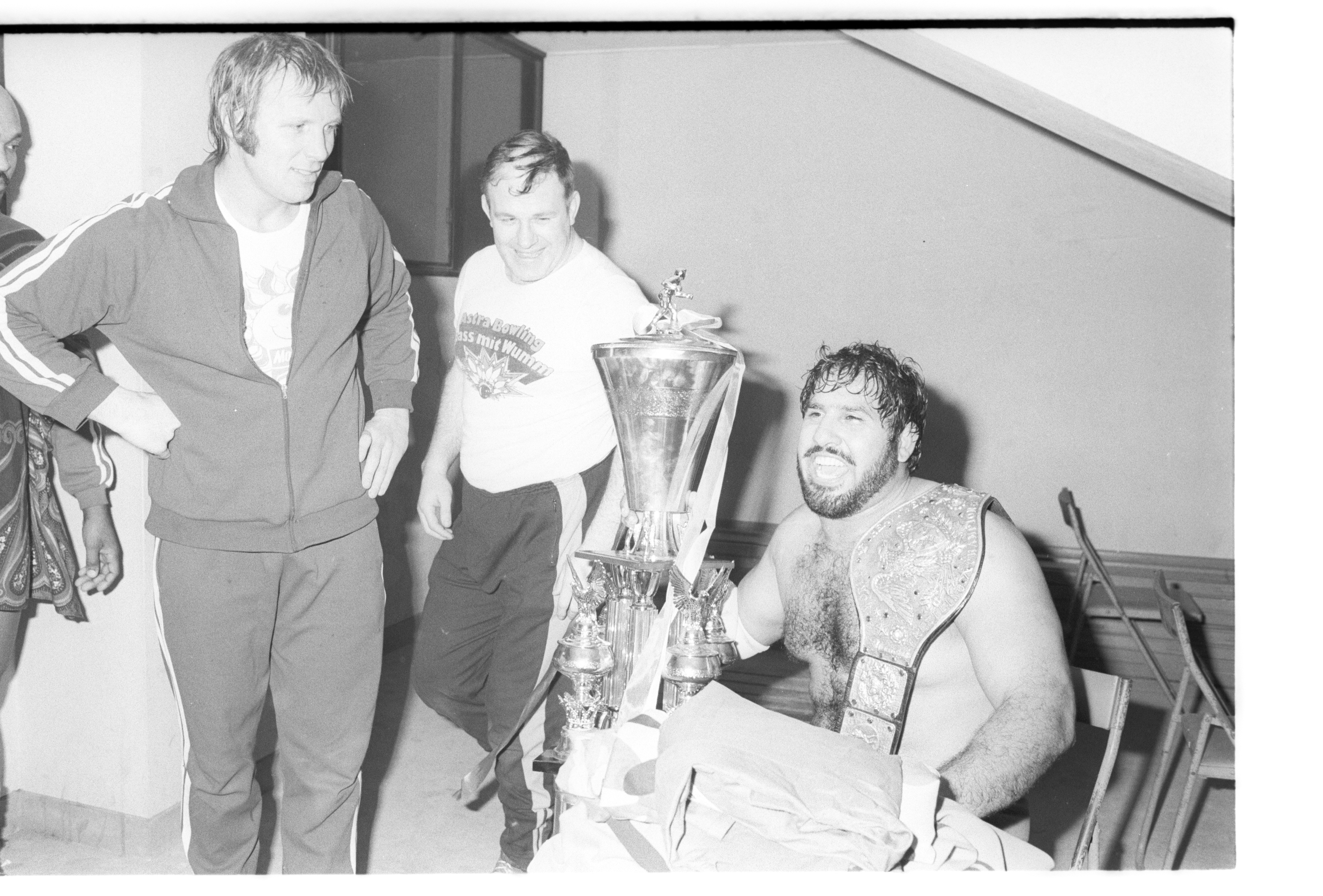 HAO タイガージェットシン 1988 06 04 Hiroshi Wajima vs Tiger Jeet Singh - YouTube