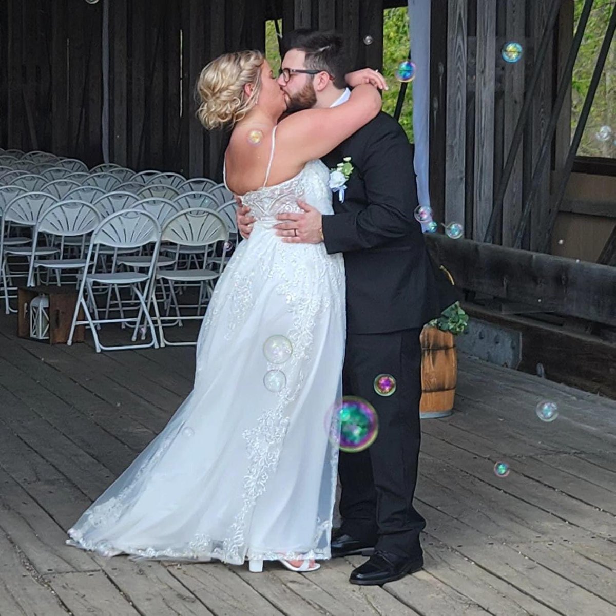 AJH_23_'s tweet photo. Officially a married man. ❤️💍 https://t.co/V0Vy6gvUnB