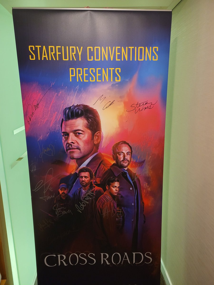 Thanks @starfuryevents for this beautiful signed banner ...looking forward to cr9😊 #crossroads8 #cr8