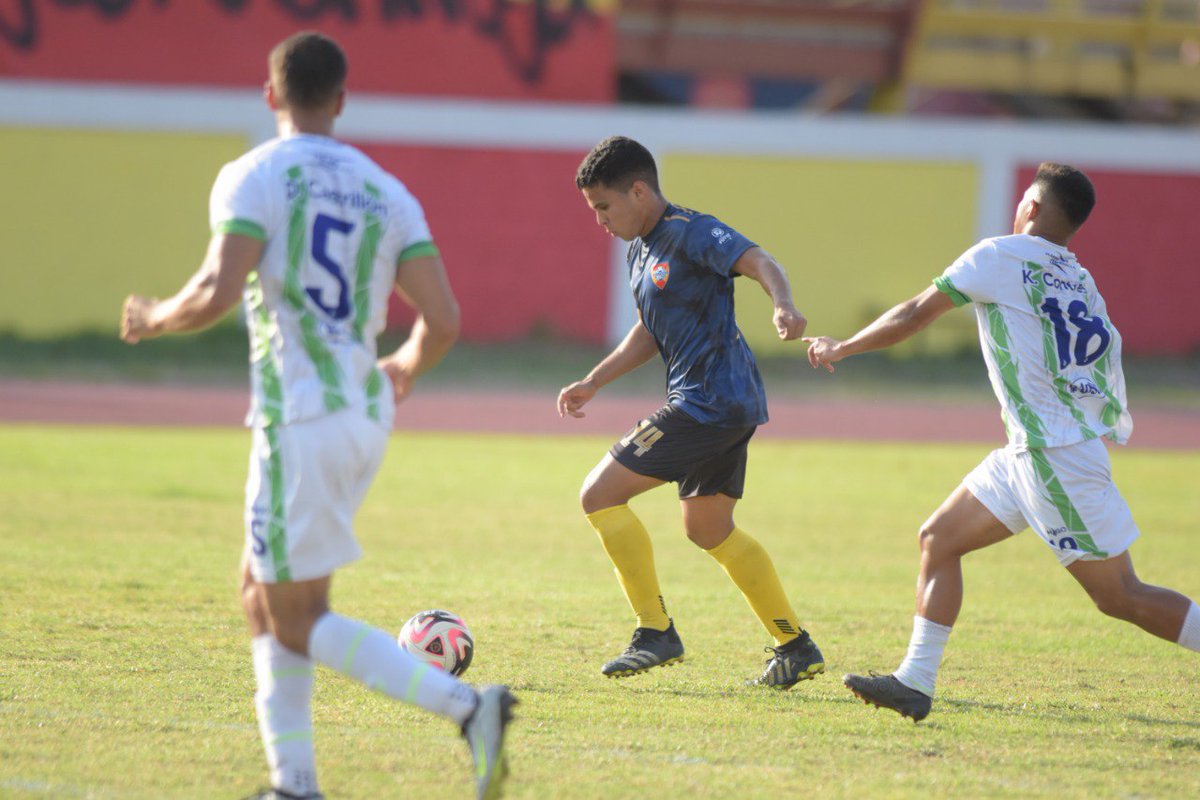 AraguaFC's tweet photo. 𝐈𝐦á𝐠𝐞𝐧𝐞𝐬 𝐝𝐞 𝐧𝐮𝐞𝐬𝐭𝐫𝐚 𝐯𝐢𝐜𝐭𝐨𝐫𝐢𝐚 🆚 𝐔𝐫𝐞ñ𝐚 𝐒𝐂

"𝙴𝚕 ú𝚗𝚒𝚌𝚘 𝙰𝚞𝚛𝚒𝚛𝚛𝚘𝚓𝚘 𝚍𝚎 𝚅𝚎𝚗𝚎𝚣𝚞𝚎𝚕𝚊" 🟡🔴 https://t.co/3ErdZkO6FS