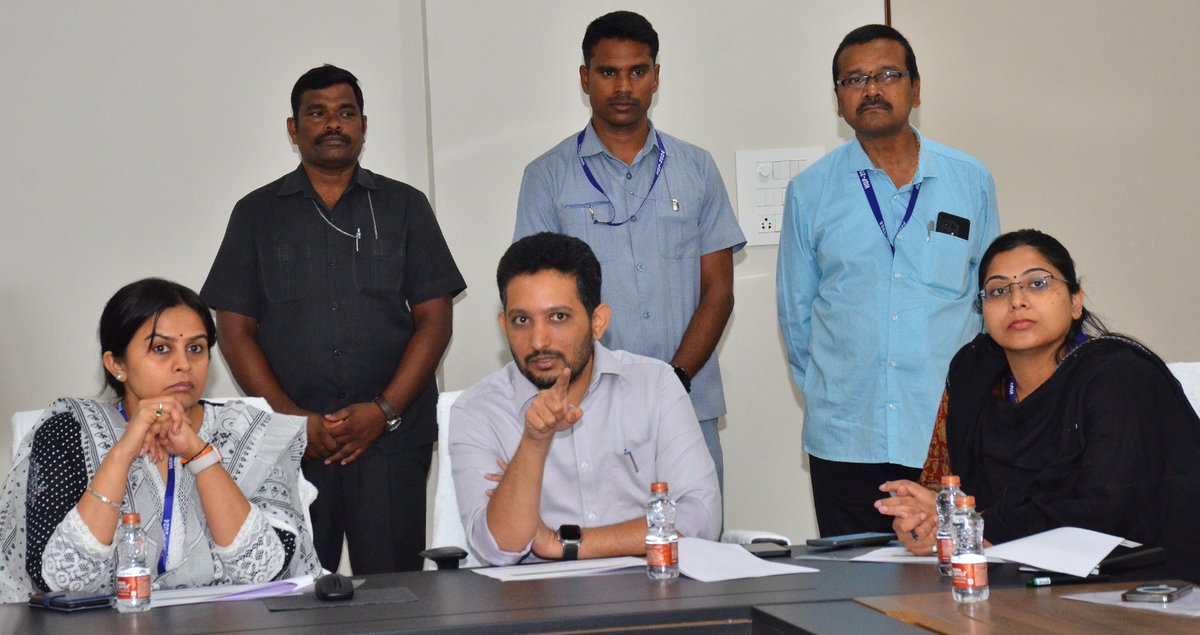 Review with general Observer Ma'am Smt Priyanka Shukla , District Collector Shri Gautam Potru & other AROS,Police on Upcoming elections #evryone is requested to pl come forward in large numbers and Vote #ivoteforsure @Collector_MDL @PriyankaJShukla @ECISVEEP @CEO_Telangana
