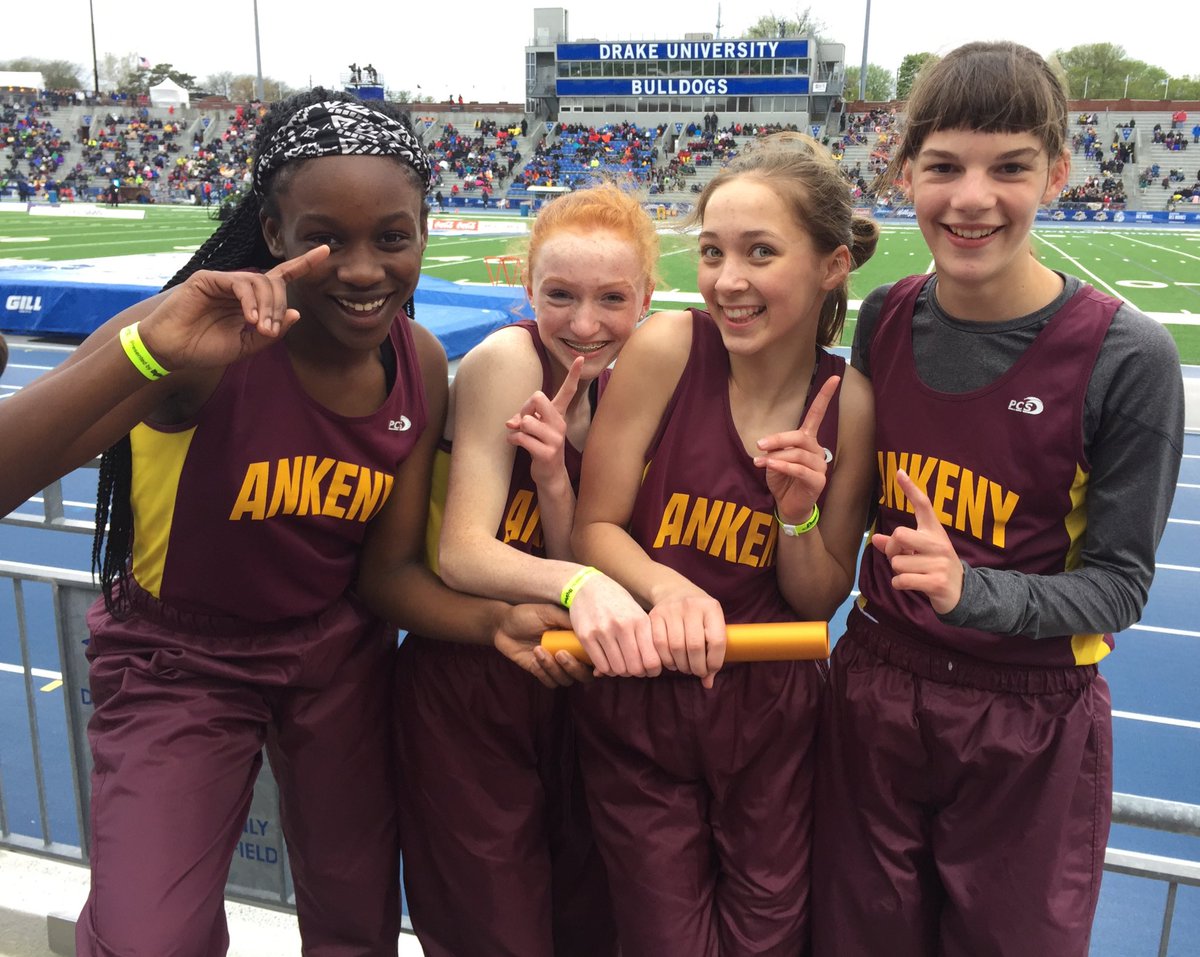 Ankeny8GirlsTF's tweet photo. With the win Friday night, that marks the 4th time in the 10 Relays since Southview MS has been open that they have been @DrakeRelays MS 4 x 100m champs!! 🏳️

They join the champs from 2016, 2017, and 2021.

Quite an accomplishment!! Congrats to all of them for their hard work!🏆 https://t.co/ws7FUH3yY8